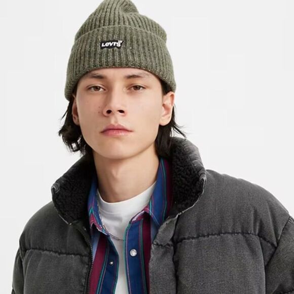 Levi's Essential Ribbed Batwing Beanie - Picture 1 of 4